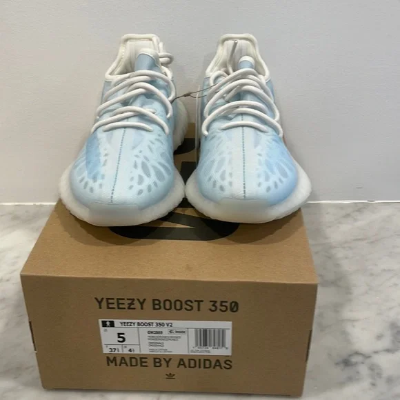 adidas | Shoes | Yeezy Boost 35 V2 Monice Style Gw2859  display picture 2